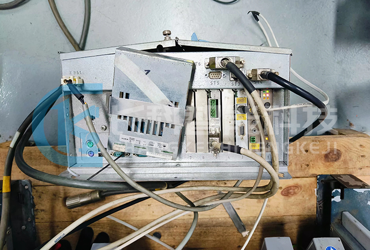 庫卡KPC ed05主機(jī)00-132-566維修 庫卡KPC ed05主機(jī)00-132-566維修